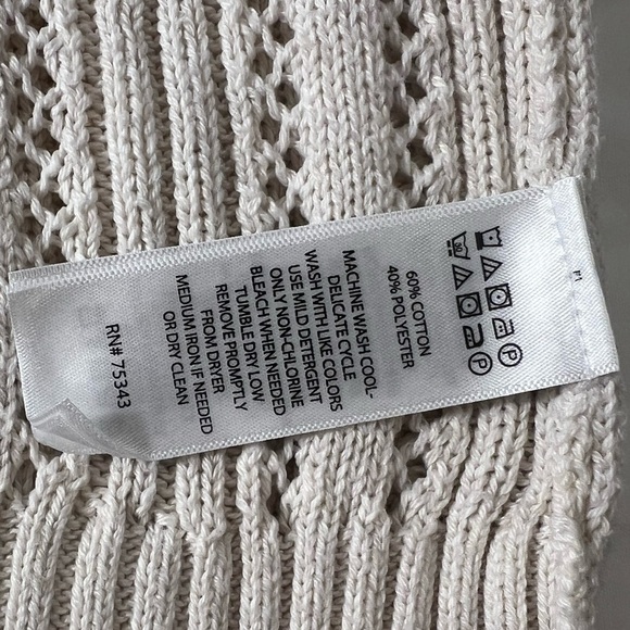 Joie M opened knit short sleeve V-neck soft white sweater - Picture 6 of 6